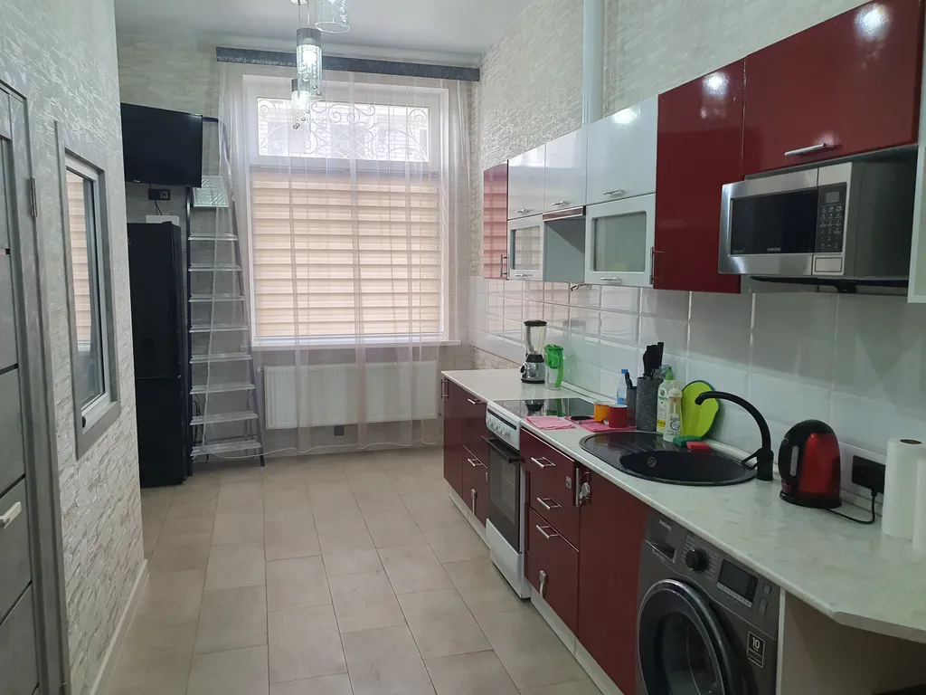 Просторные апартаменты с отдельным входом и свободной парковкой