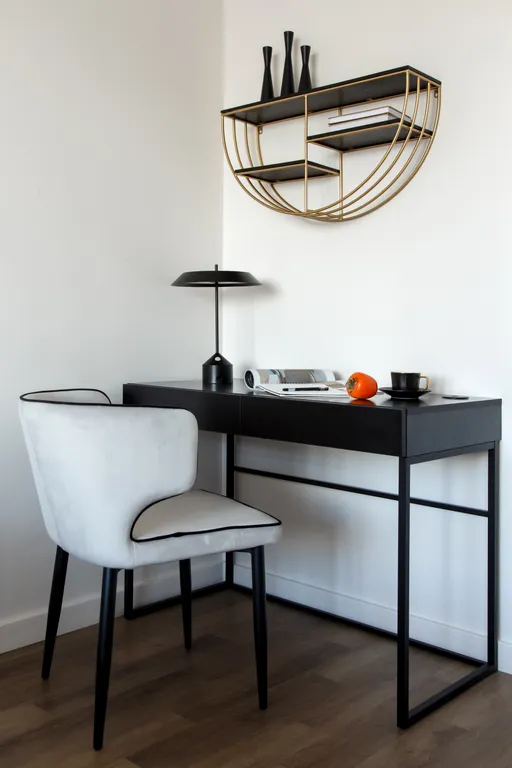 Премьер в центре