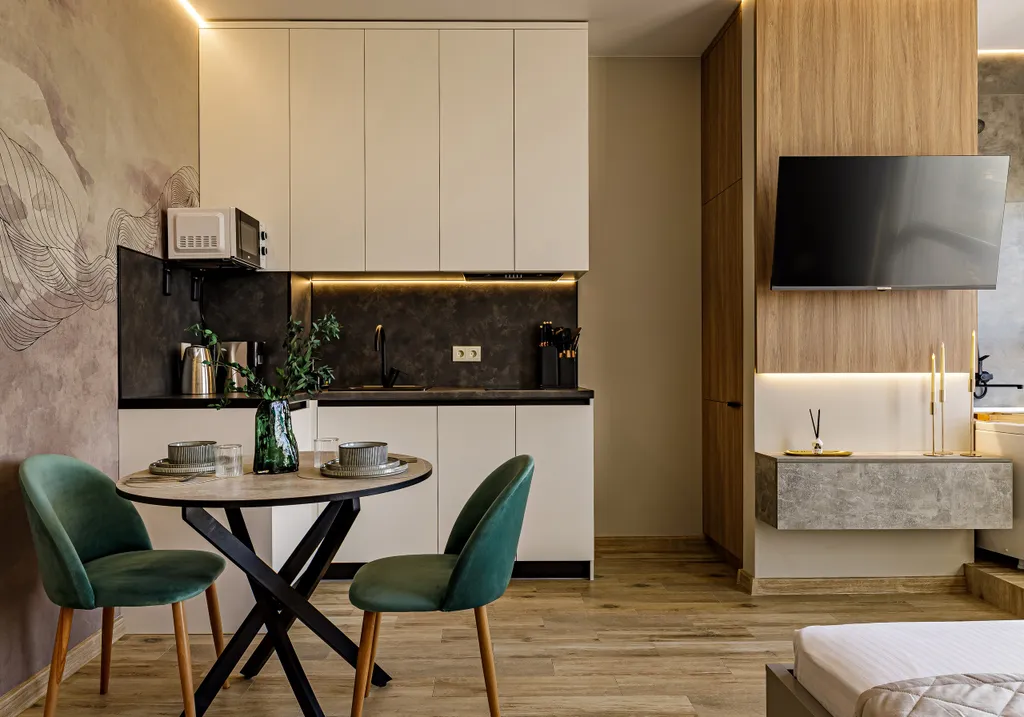 VIP-студия с роскошной ванной у панорамного окна