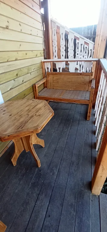 Комната с диваном