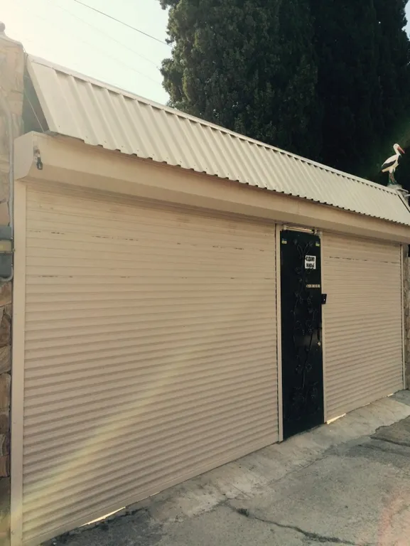 Дом с двориком для вас и парковка