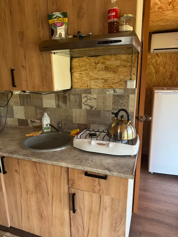 Деревенский домик с видом на горы