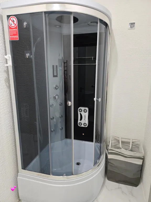 Квартира Квартира Трёхместный номер в центре города с зоной отдыха и бассейном — Темрюк