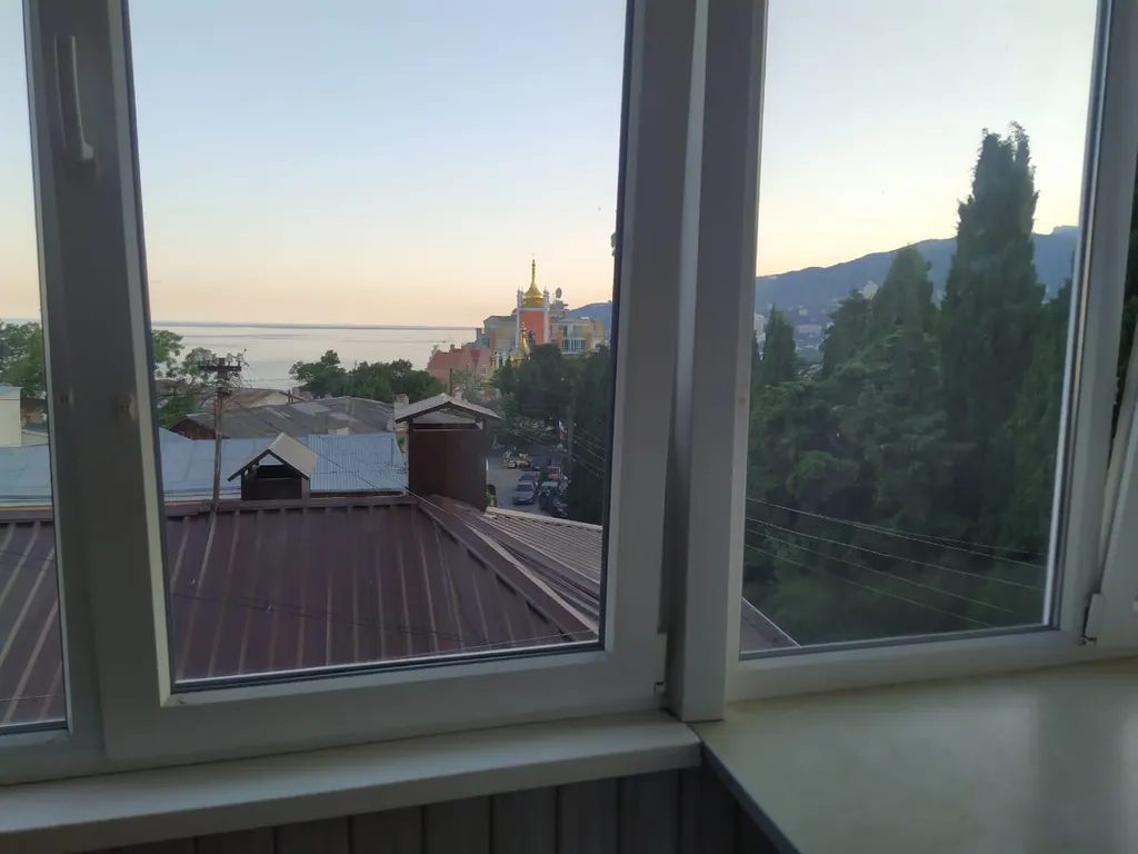 С видом квартира в центре Ялты