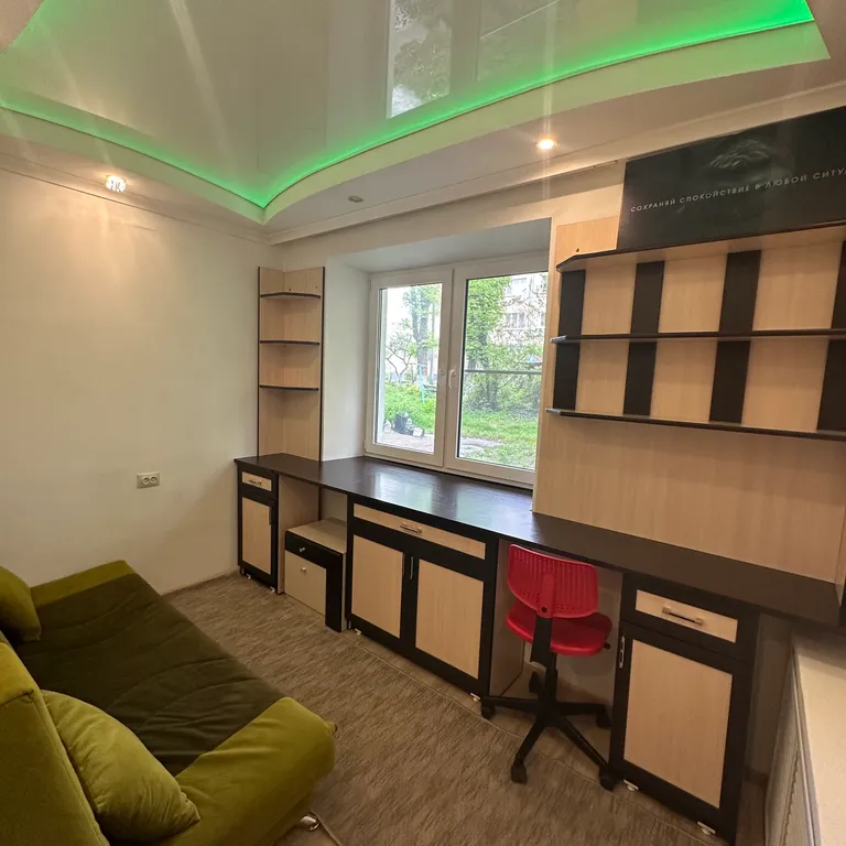 Отдыхай комфортно в гармонии с природой .

Квартира 100 кв. М.