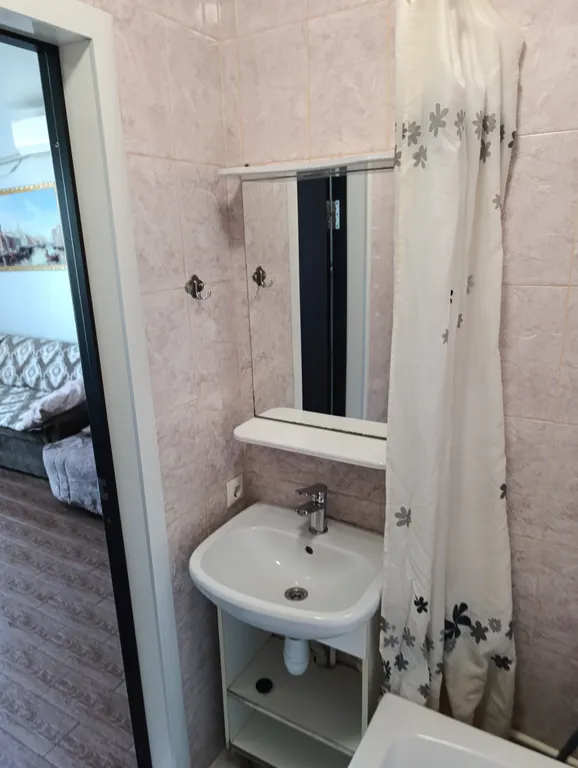 Квартира на берегу, просторные комнаты с двумя полноценными санузлами