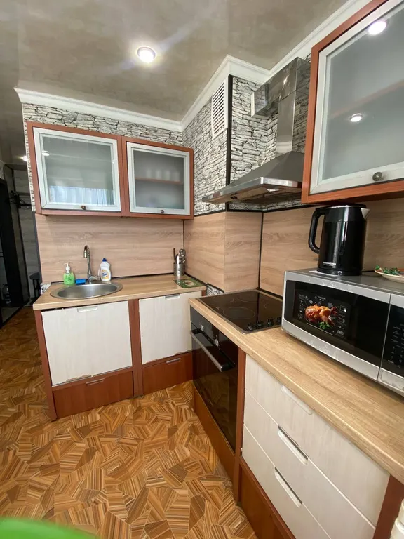 2-комнатная квартира недалеко от центра города и с баконом