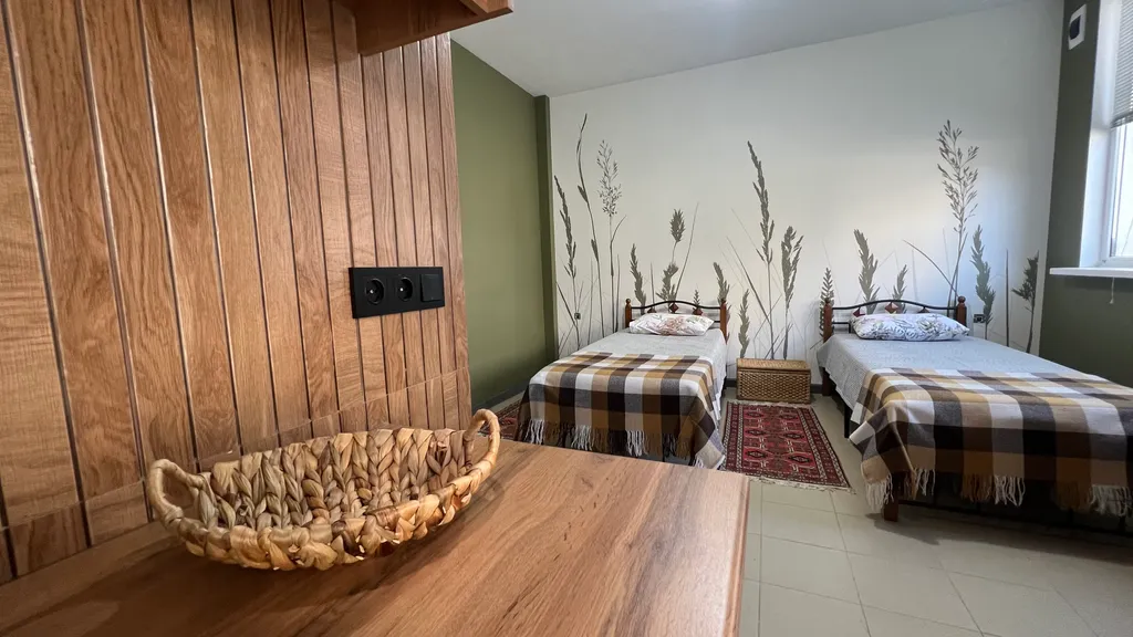 Уютная комната во дворе частного дома