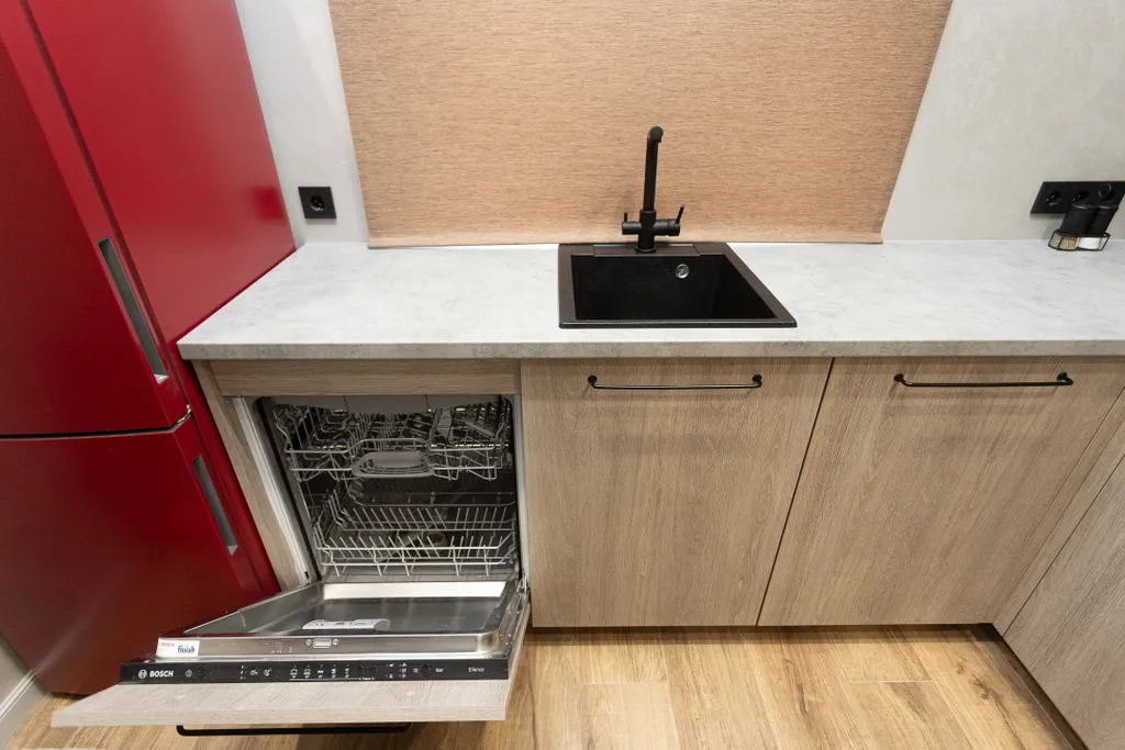 На первой линии от моря сдам полдома