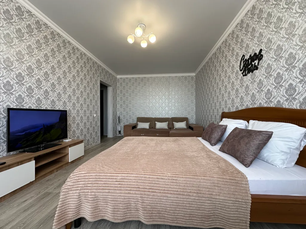 Двухкомнатные апартаменты ЛайкХоум на Фронтовиков 8/3