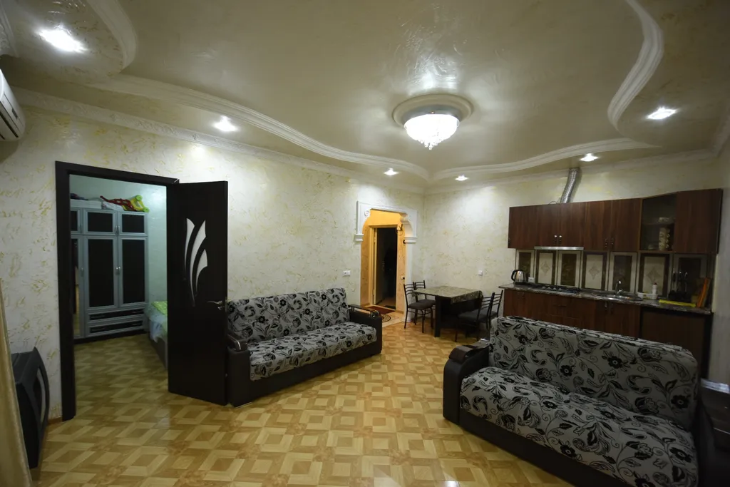 2-комнатная квартира в центре Старого Батуми, 1 линия