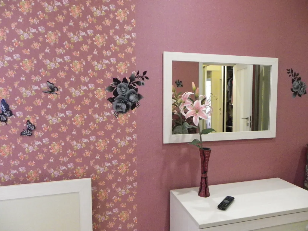 Уютная комната в двухкомнатной квартире