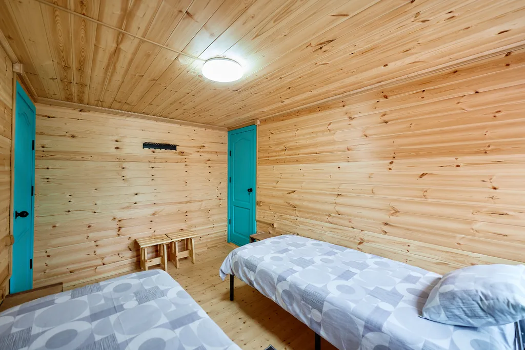 Номер с балконом и видом на телецкое озеро