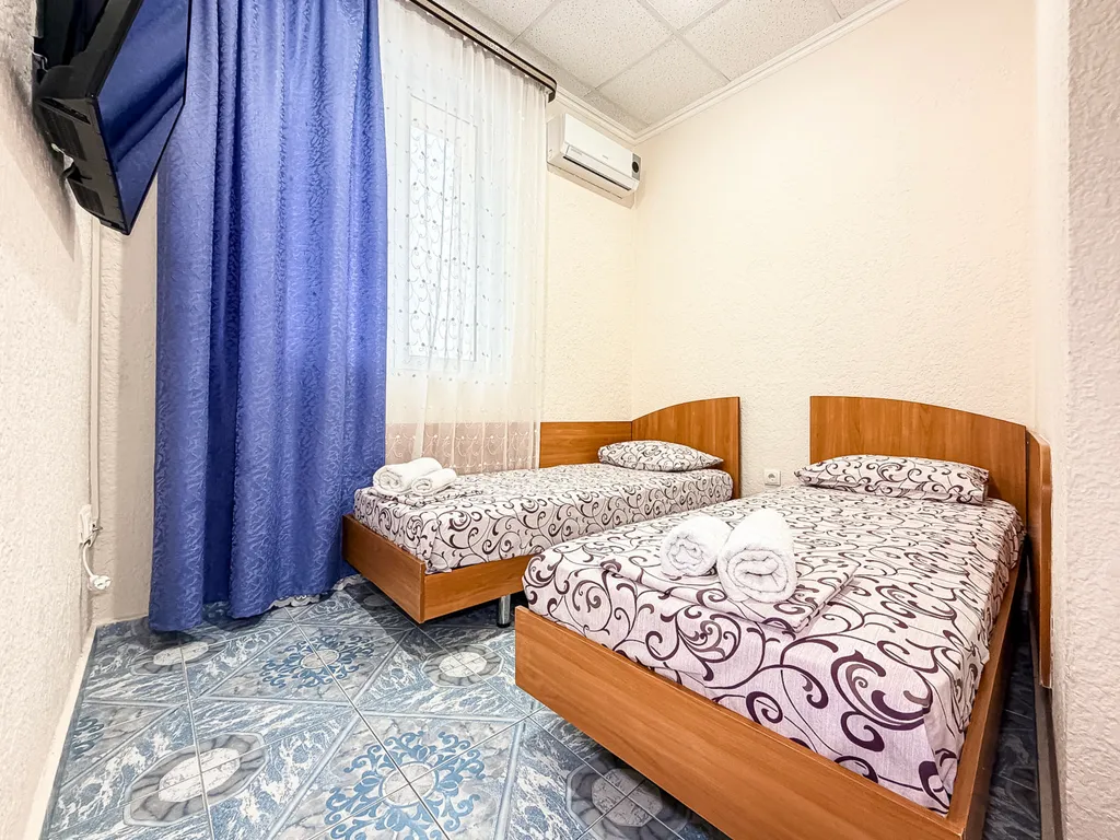 Квартира Две кровати номер, 3 мин море, общие кухни и террасы на каждом этаже — аренда посуточно в Кабардинка