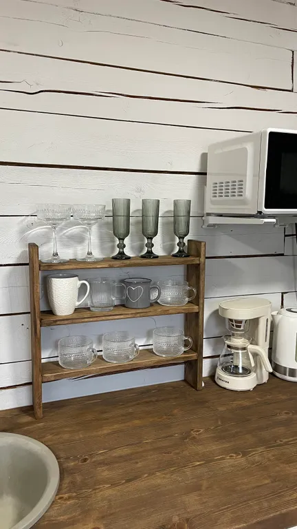 Дом, баня, чан и бассейном во дворе