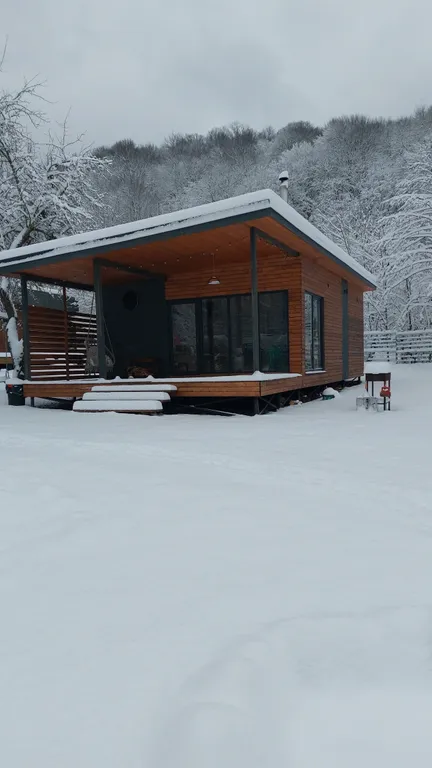 Дом в горной деревне с купелью фурако на террасе