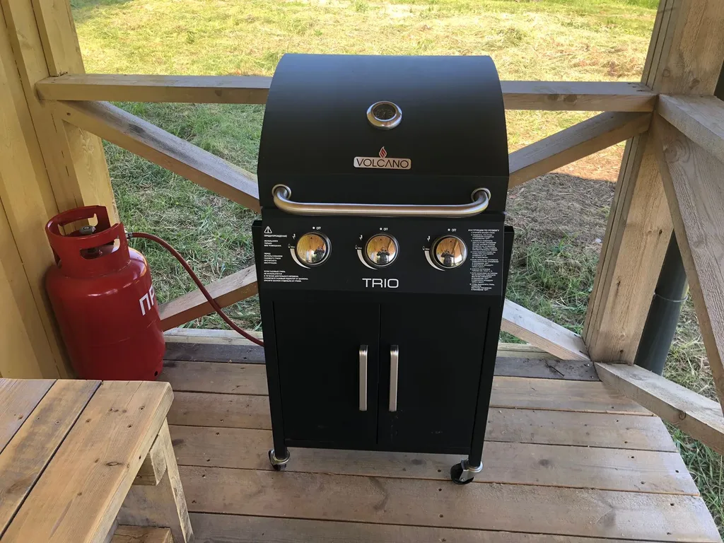 Карельский домик в заливе Ладожского озера