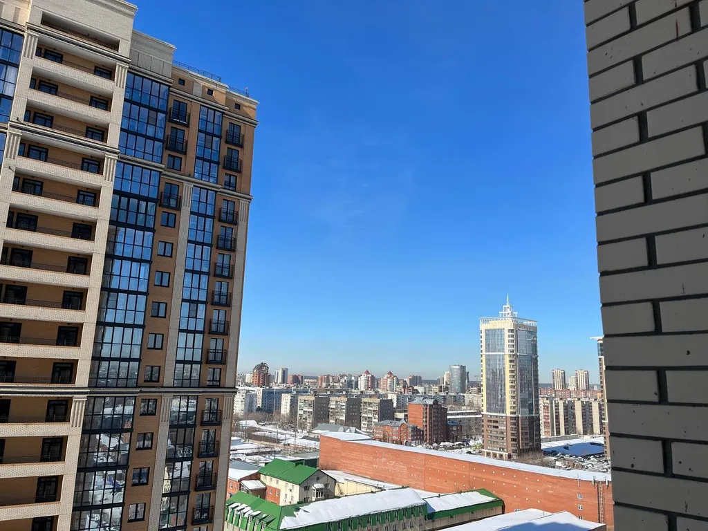 Трехкомнатная квартира-студия в центральном районе