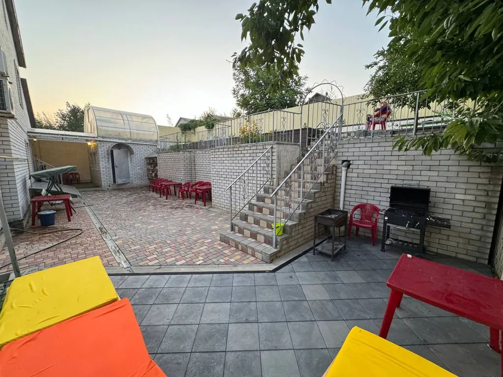 Часть дома на втором этаже с баней и бассейном