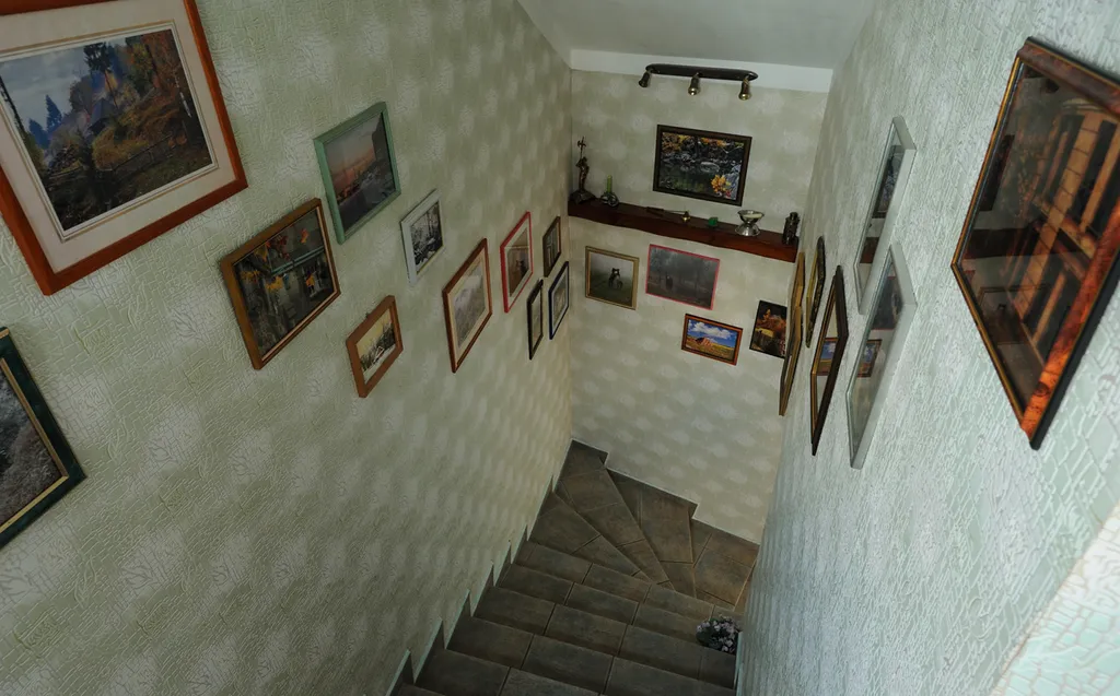 Дом с балконом, видом на море у пляжа и Воронцовского дворца