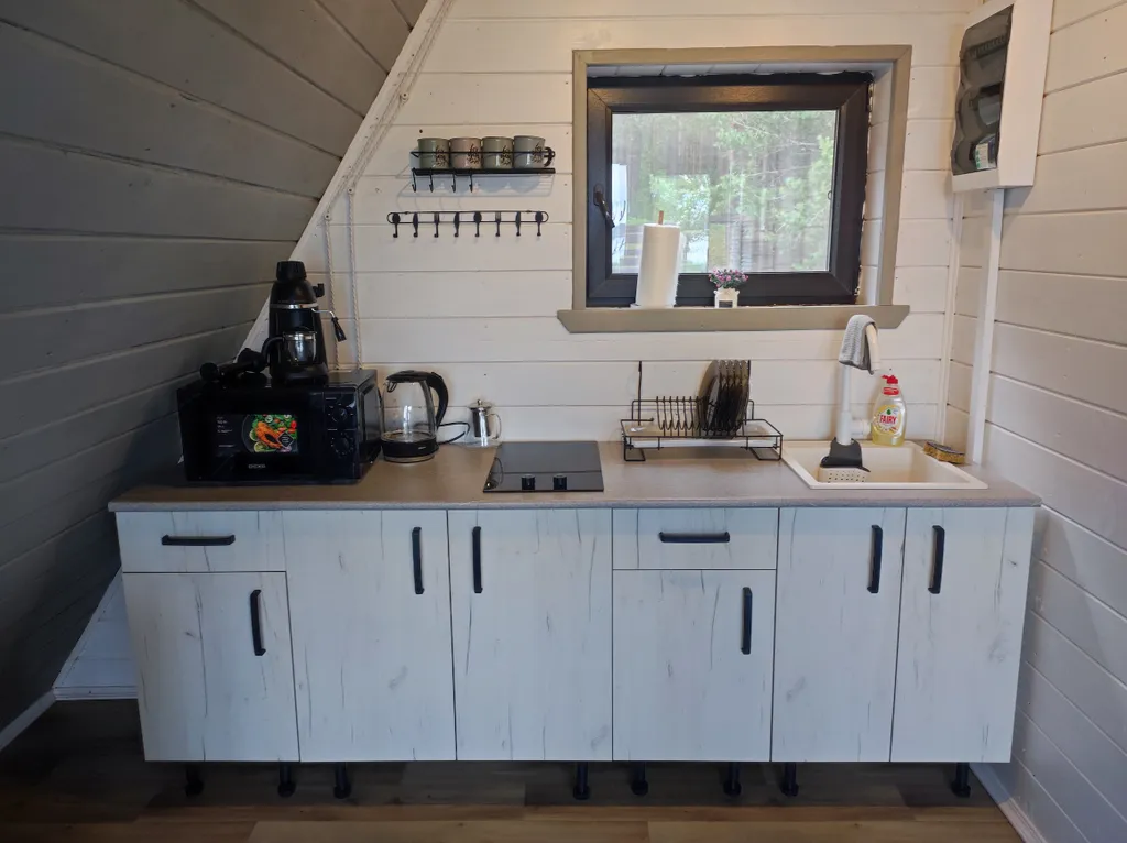 Дом А-фрейм на берегу озера