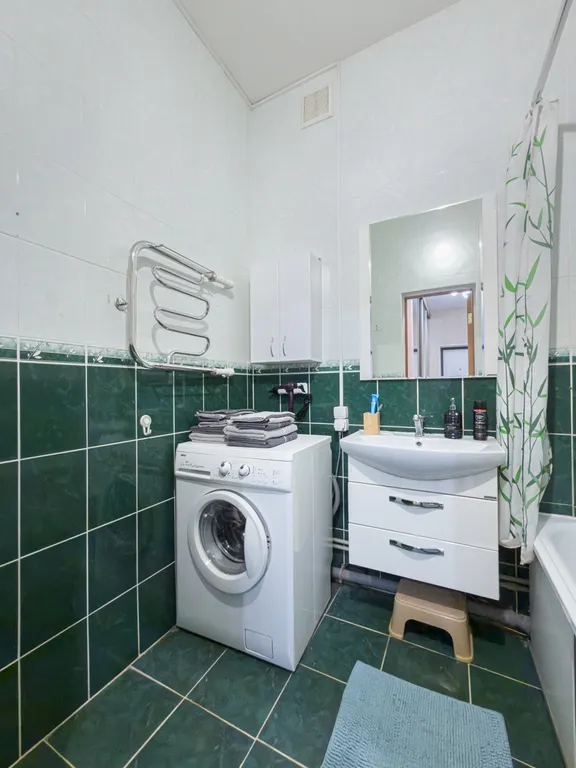 Евротрешка с подземной парковкой близко к центру