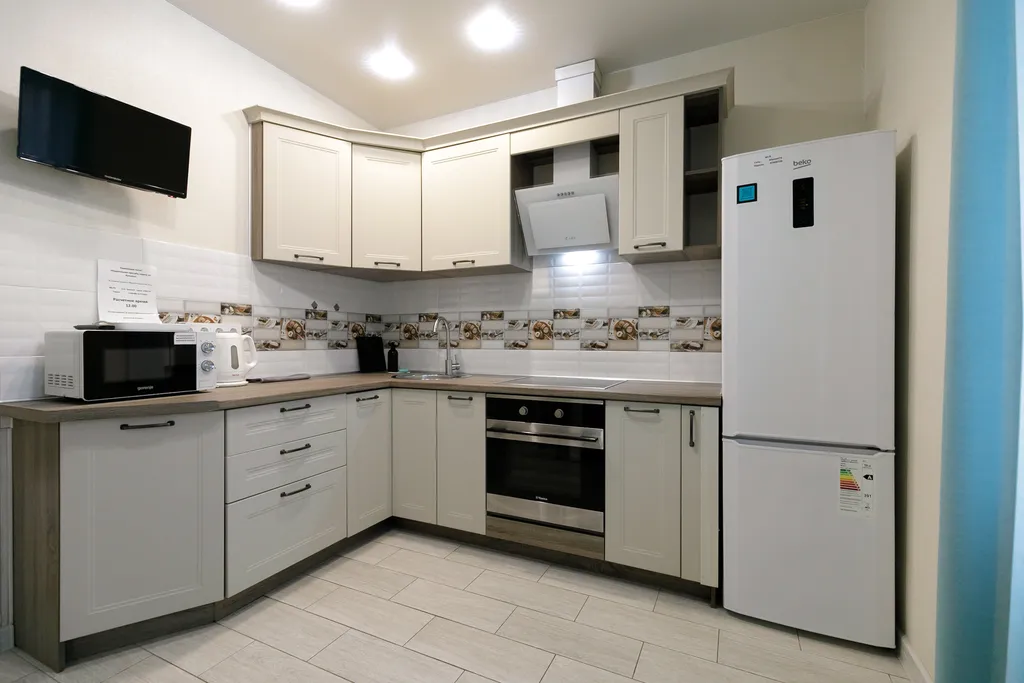 Изумрудная квартира через дорогу от ИМР Цыба