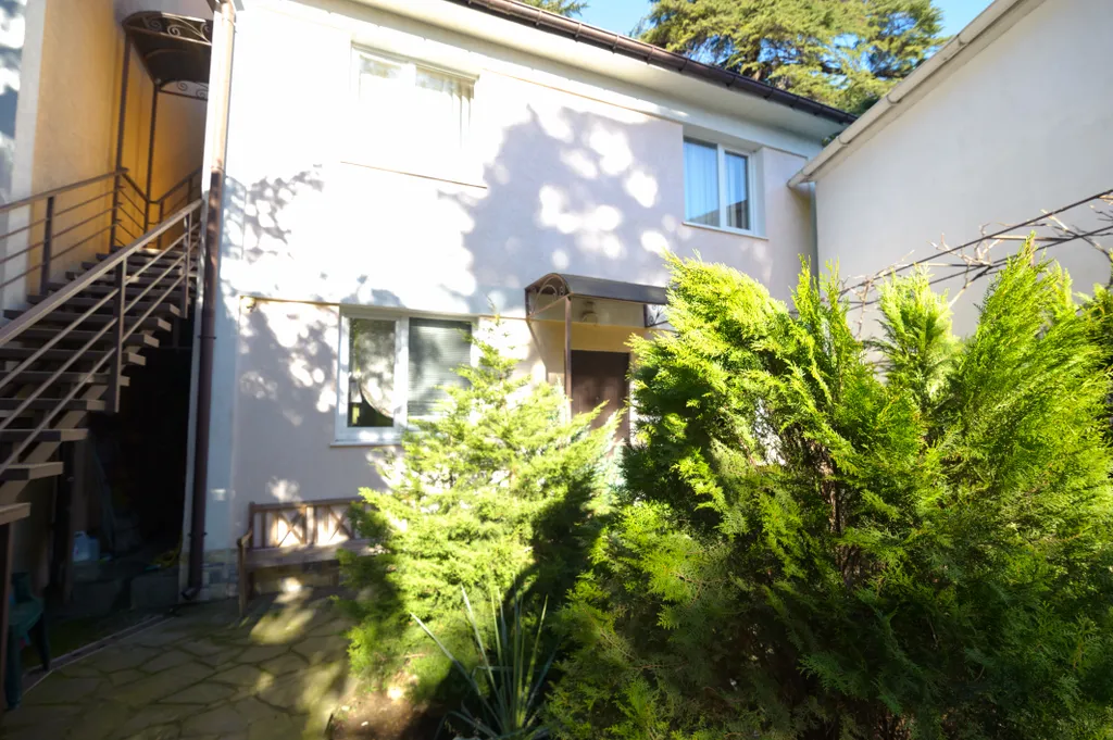 Люкс со своим двором