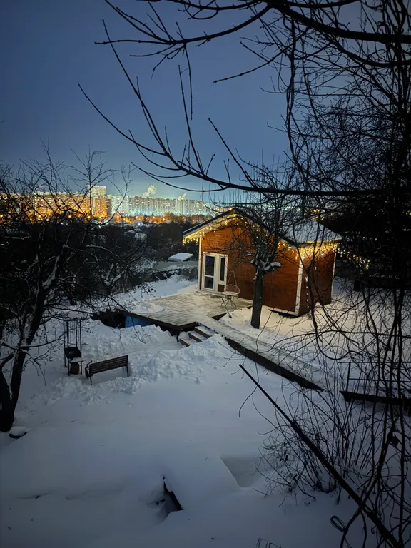 Дом-банька с видом на город