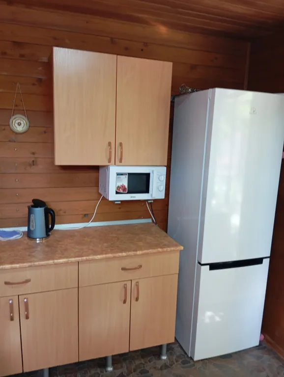 Небольшой трехместный номер с удобствами