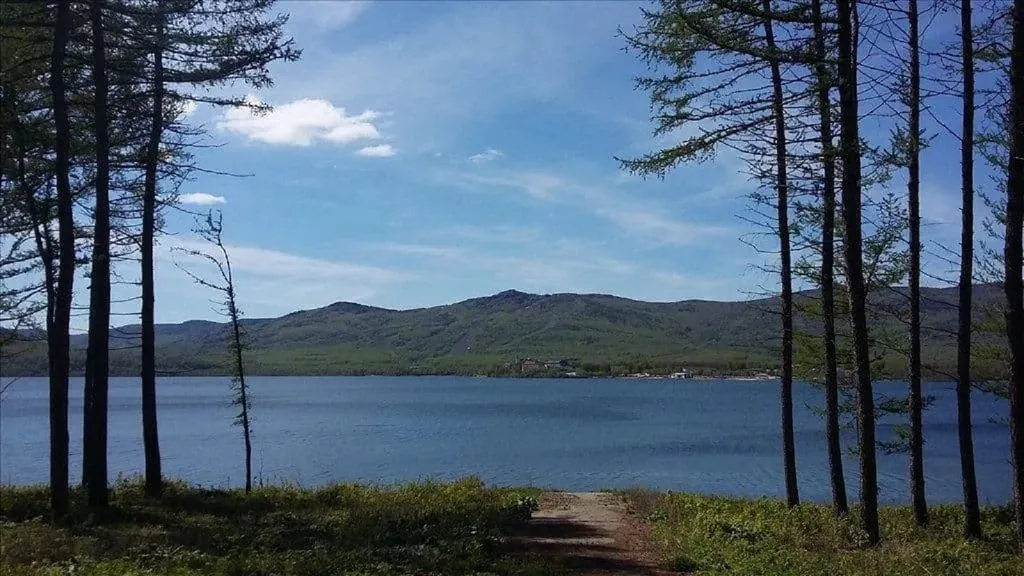 Уютная квартира с видом на озеро Банное и Уральские горы