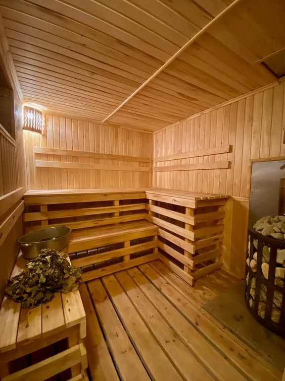 Дом с баней на берегу озера