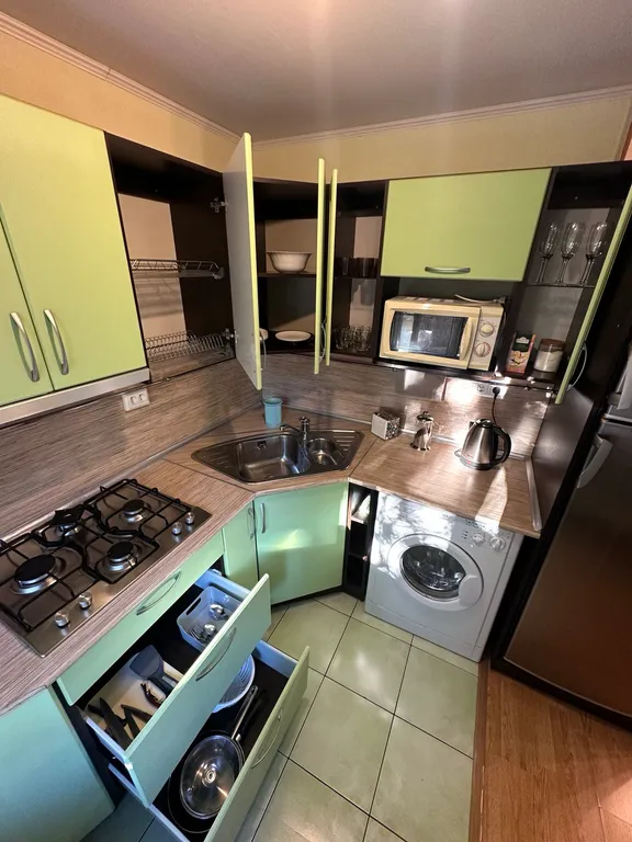 Двухкомнатная в самом центре у набережной