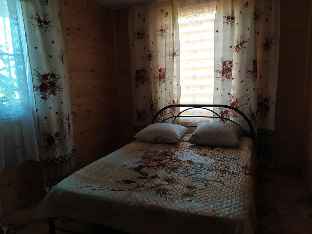 Уютный двух комнатный номер для четырёх гостей