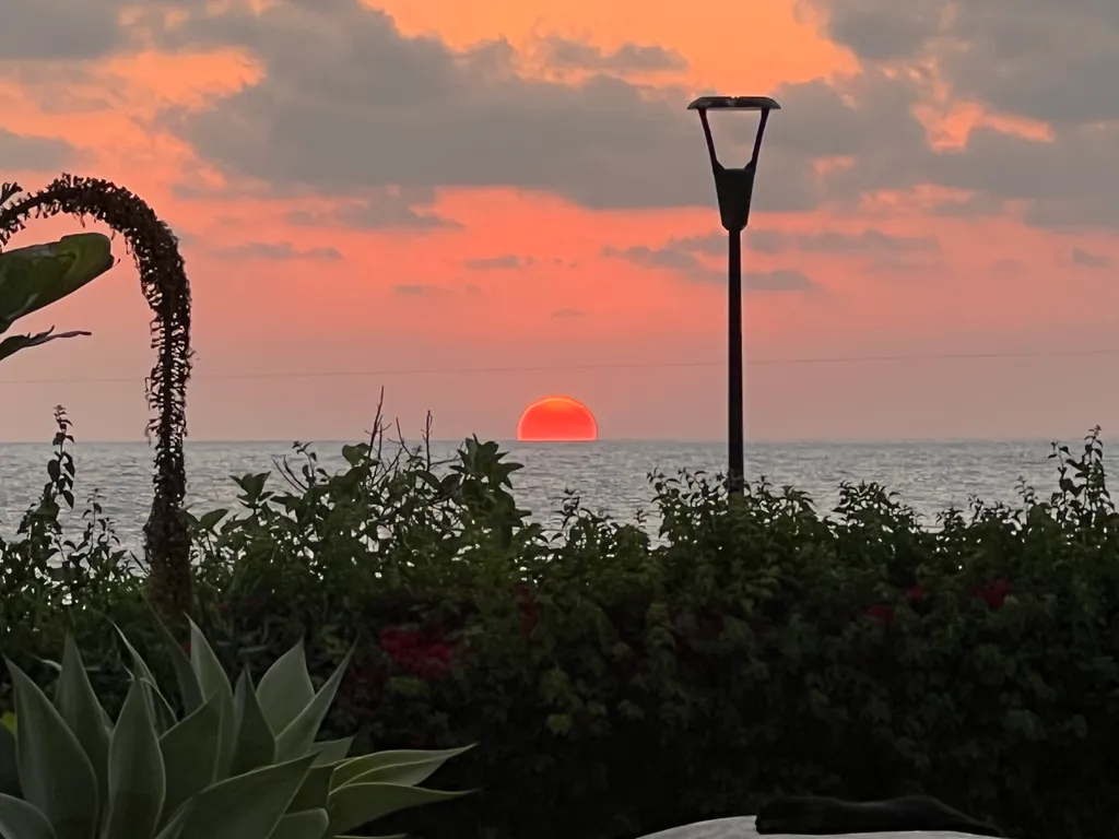 GW014 Студия с бассейном с видом на море (Gugel Waves Nahariya)