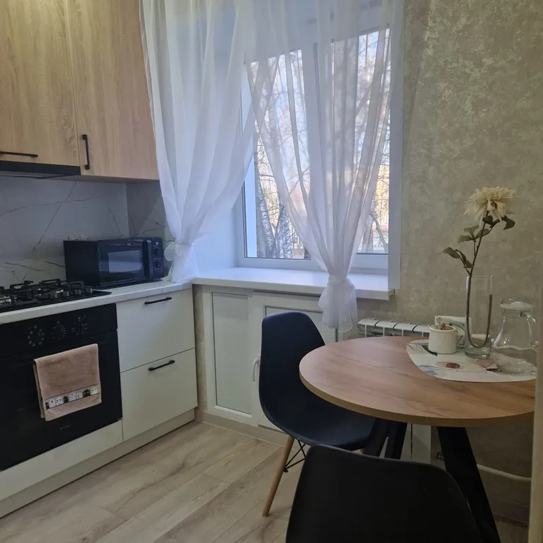 Новая квартира в сквере около стадиона — аренда посуточно в Йошкар-Ола