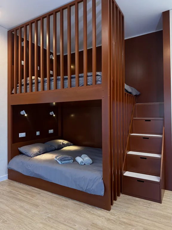 Дом с дизайнерским ремонтом, террасой, баней, мангалом