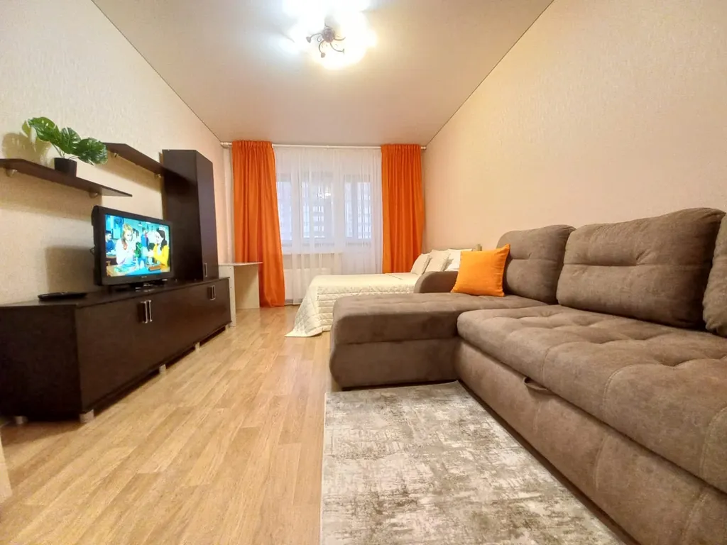 Просторная трешка рядом с Зоопарком