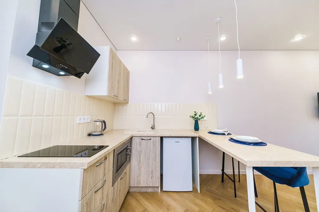 Дизайнерская светлая студия для 3 человек