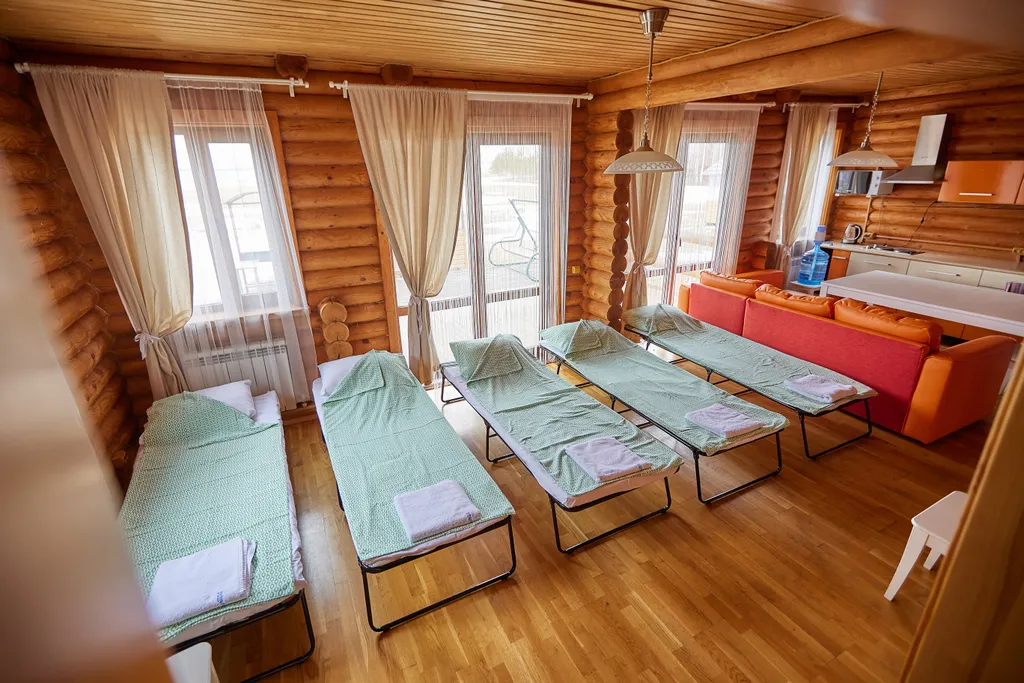 Большой коттедж с видом на озеро