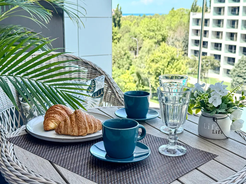 Квартира Квартира Студия в апарт-отеле с бассейном, собственным песчаным пляжем, парком — Анапа