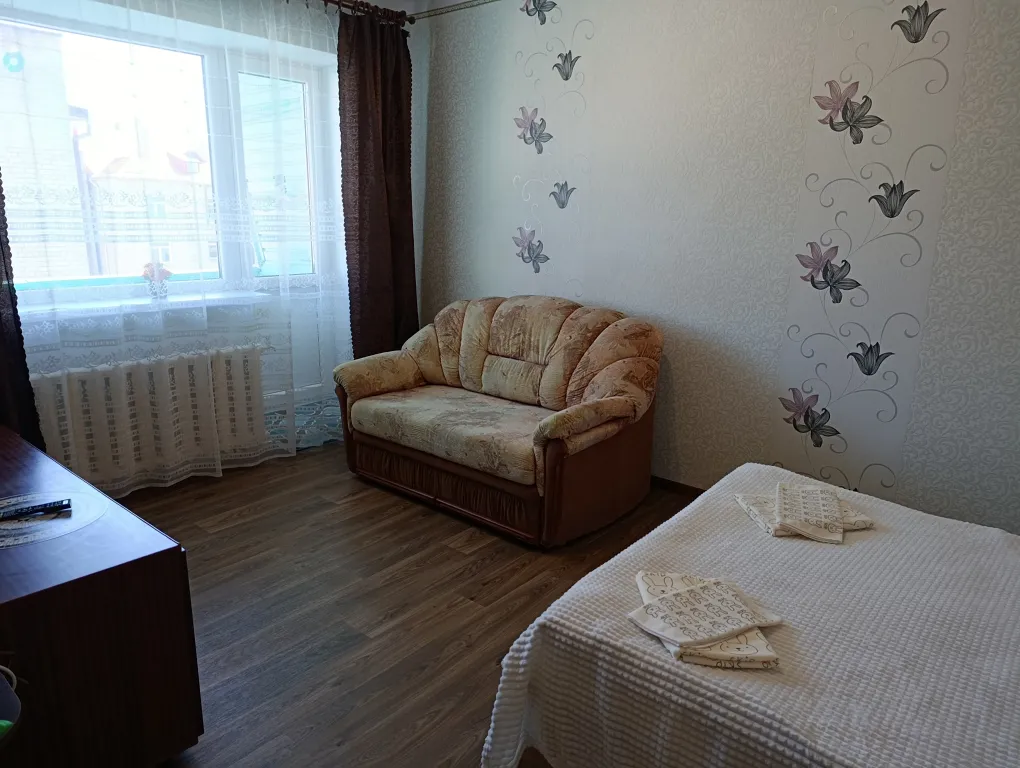 Светлая, уютная, благоустроенная квартира в центре города с балконом