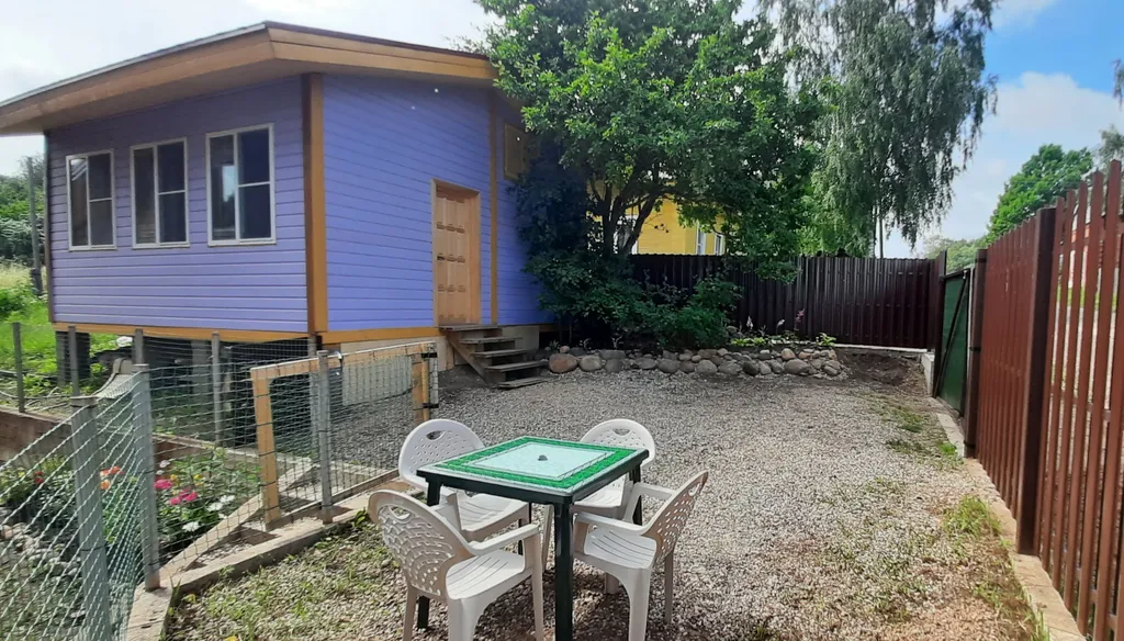 Домик у озера