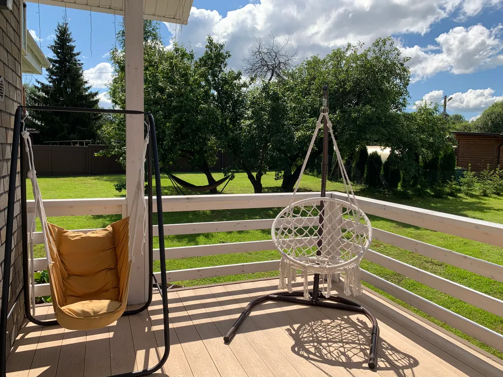 Уютный современный дом с террасой и банным чаном на участке 17 соток