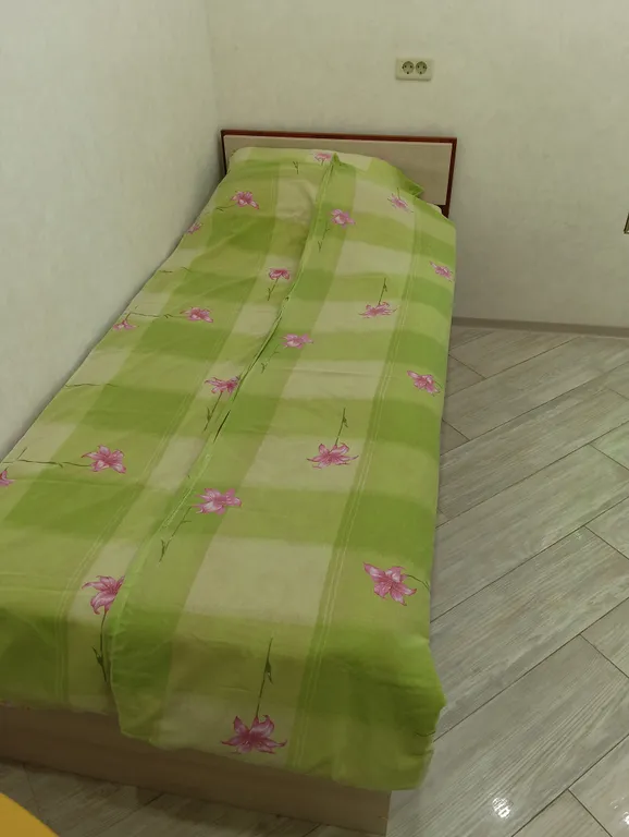 Видовая квартира с дизайнерским ремонтом у Дворца игровых видов спорта