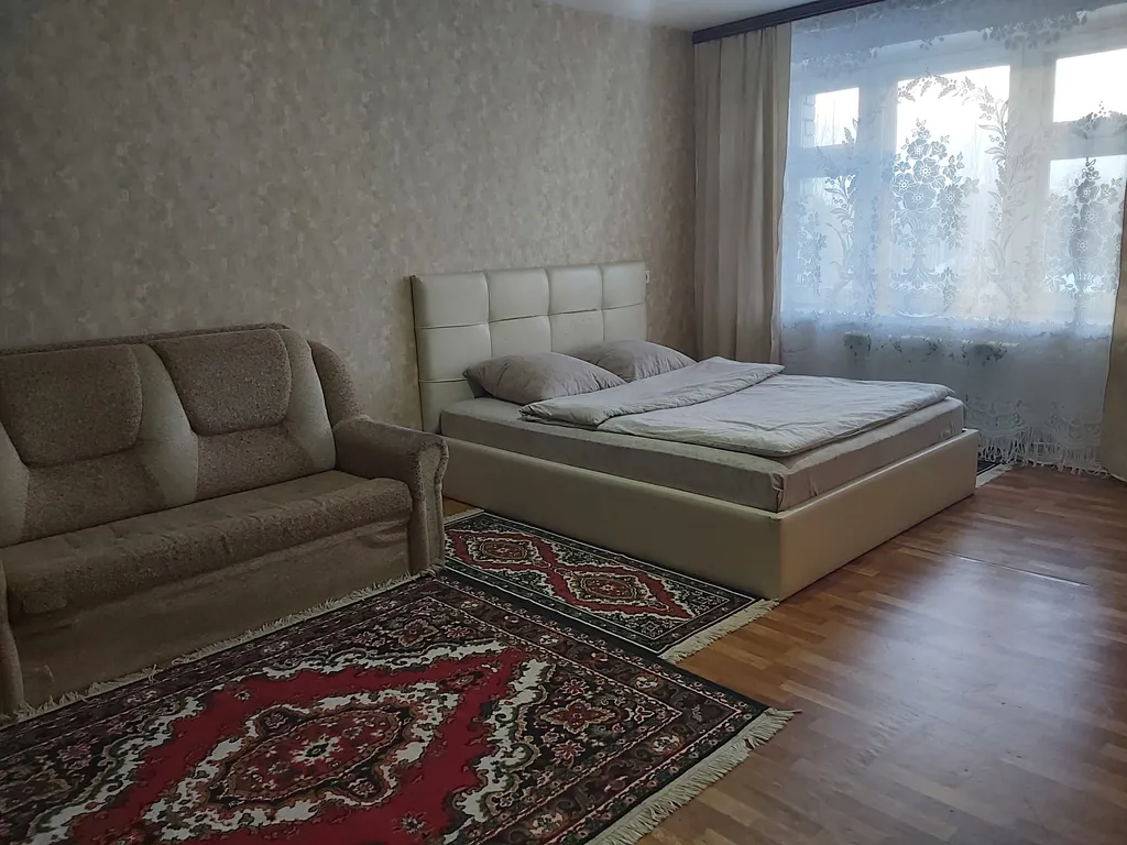 Большая квартира в начале города рядом с автовокзалом и парком