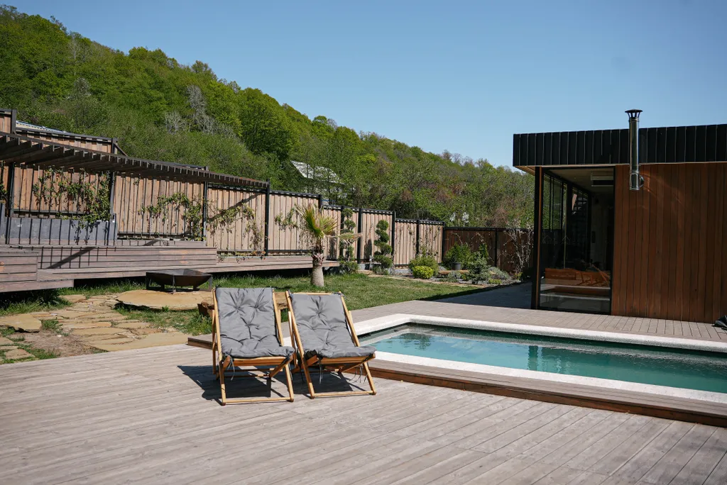 Загородный комплекс с бассейном, баней на дровах и горячим чаном