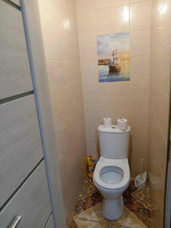 Уютная комната в золотом квадрате Западного