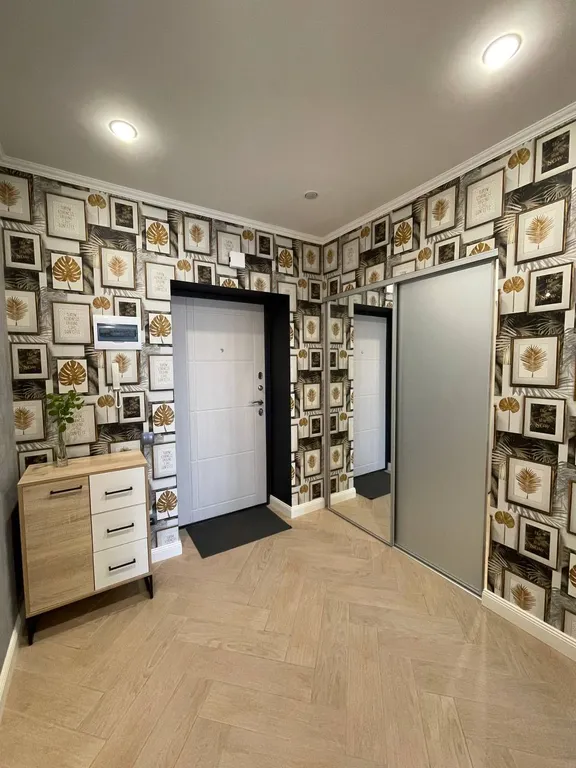 Солнечная стильная евродвушка в новом доме недалеко от центра города