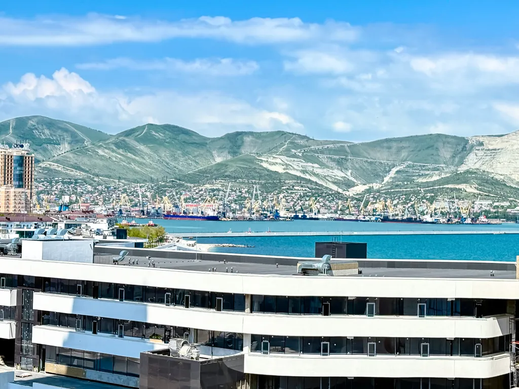 Уютная квартира-студия с потрясающим видом на море и город  в центре